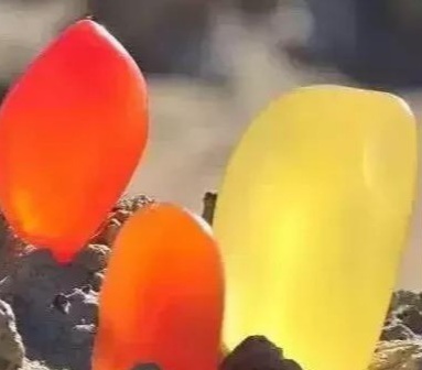 求鉴定翡翠同样是新疆金丝玉，有的几百万，有的几百块，为啥？  第4张