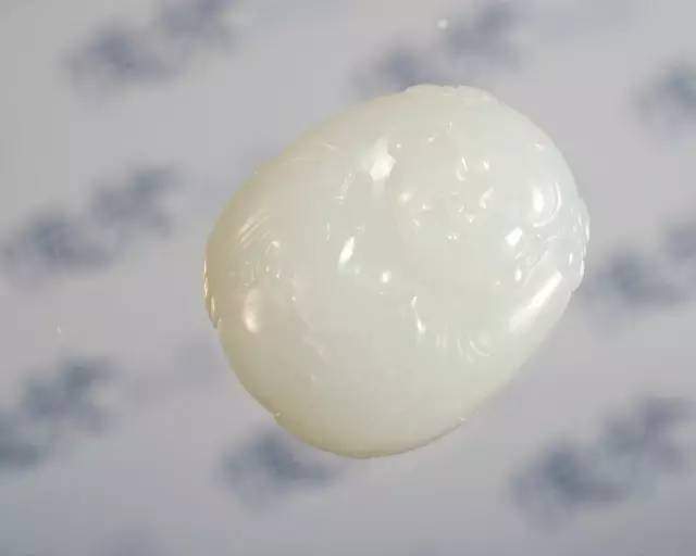权威翡翠价格不是白色的玉都能叫白玉，原来这样的玉才是白玉  第2张
