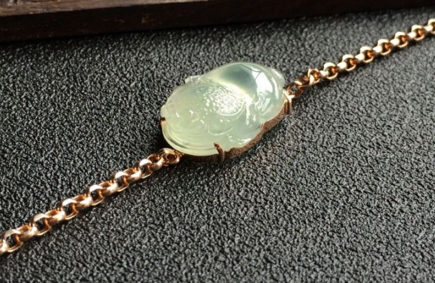 金蟾手链的戴法及禁忌 这些禁忌你知道吗   第1张