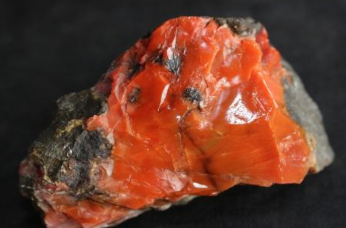 红翡翠原石价格行情玛瑙原石图片及价格 玛瑙原石鉴别   第2张