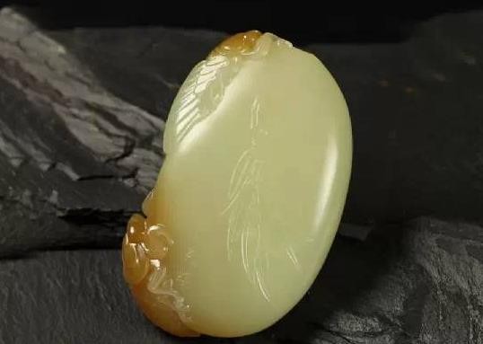 翡翠的价格如何区分和田玉功效与作用 和田玉适合哪些人佩戴 