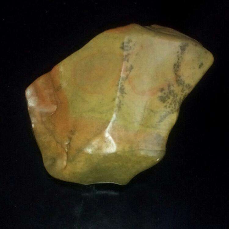 泥石玉什么颜色价值高 如何鉴别真假 