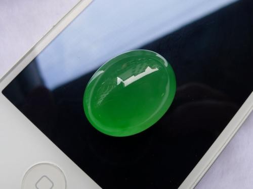 翡翠生肖吊坠 牛翡翠和玉髓的区别哪个好 如何鉴别真假 