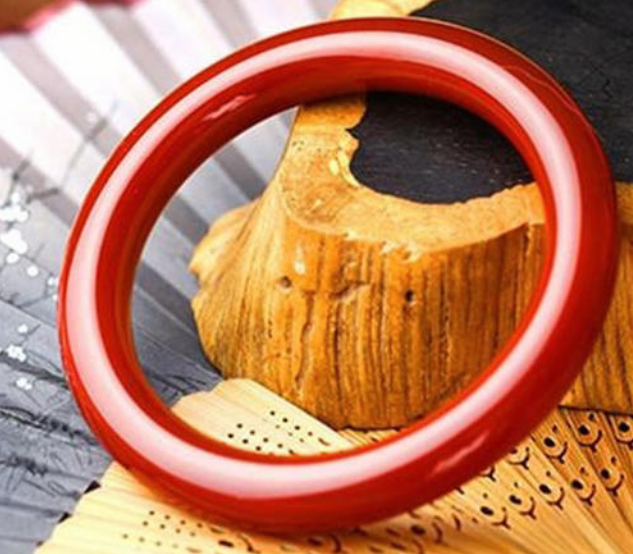 真正的玛瑙手镯多少钱 玛瑙手镯价值   第1张