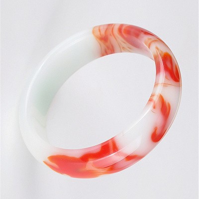 玉手镯什么样的好 什么样的价格比较贵 