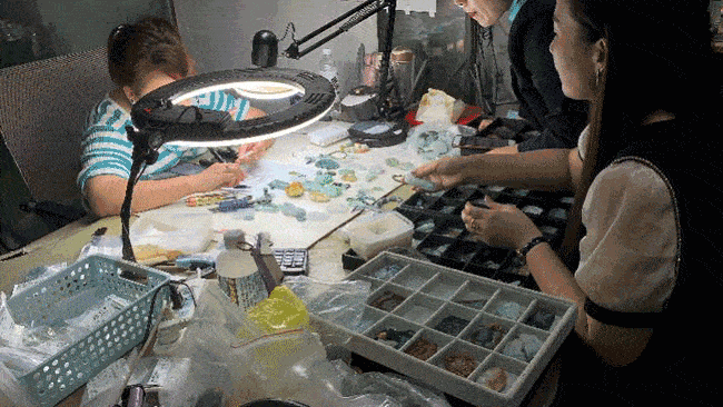 翡翠直播日销竟超3000万!到底带货的逻辑和成功关键点是什么? 第3张