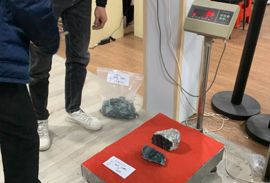 新一批原石陆续集结，距离第二届揭阳玉商危料交流会仅剩1天！  第2张