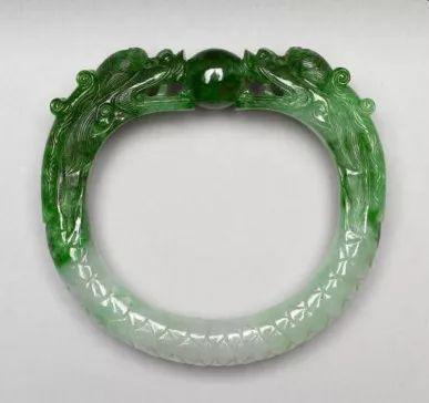 这款玉镯这么美，竟然没人戴？并非款式不好，只怪种水太差！  第13张