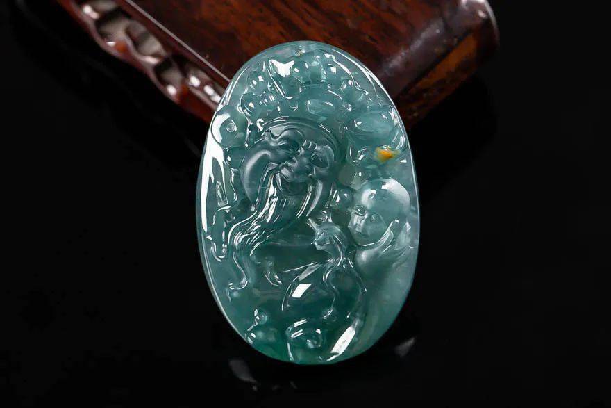 警惕，这种料子靠冒充翡翠还带证书、身价翻数倍，行家急眼了！  第20张