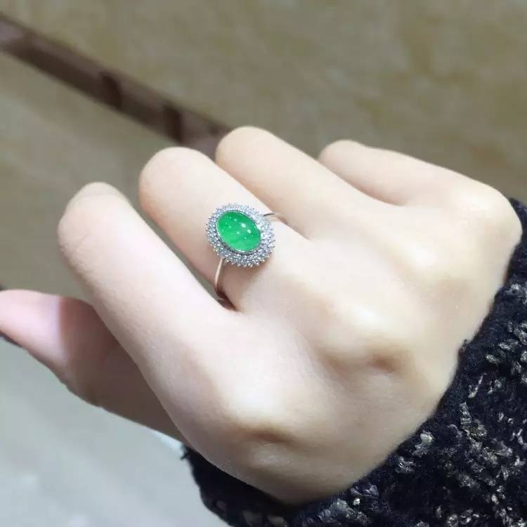 翡翠中的帝王，凭什么这么贵？  第3张