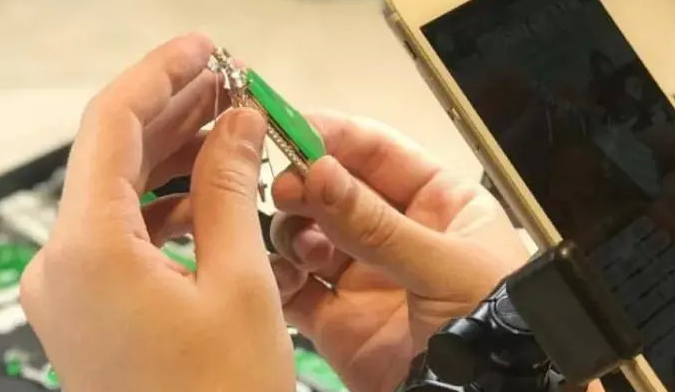 翡翠直播日销竟超3000万!到底带货的逻辑和成功关键点是什么? 第1张