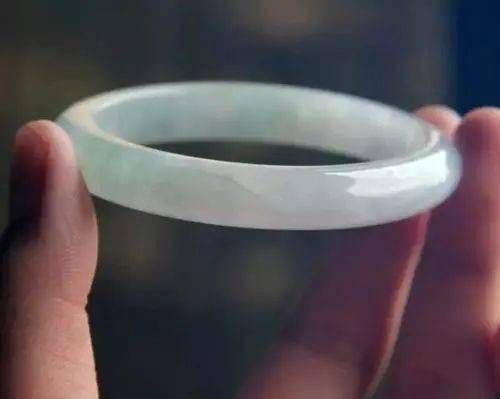 
                买翡翠吃亏，是眼不够尖
              第4张