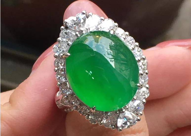 70亿“惊天玉石诈骗案” ,骗子身份太让人意外! 第1张