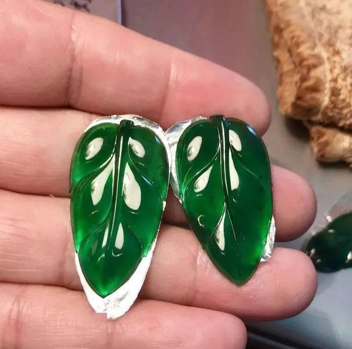 警惕，这种料子靠冒充翡翠还带证书、身价翻数倍，行家急眼了！  第13张