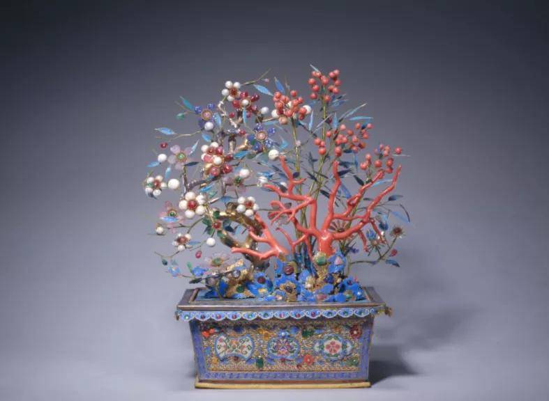 翡翠只有中国人喜欢?大误! 第2张