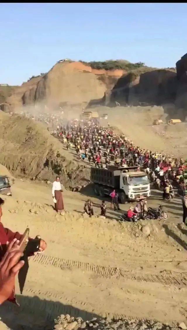 几十亿的翡翠灰飞烟灭！未来翡翠原石的价格该如何？  第14张