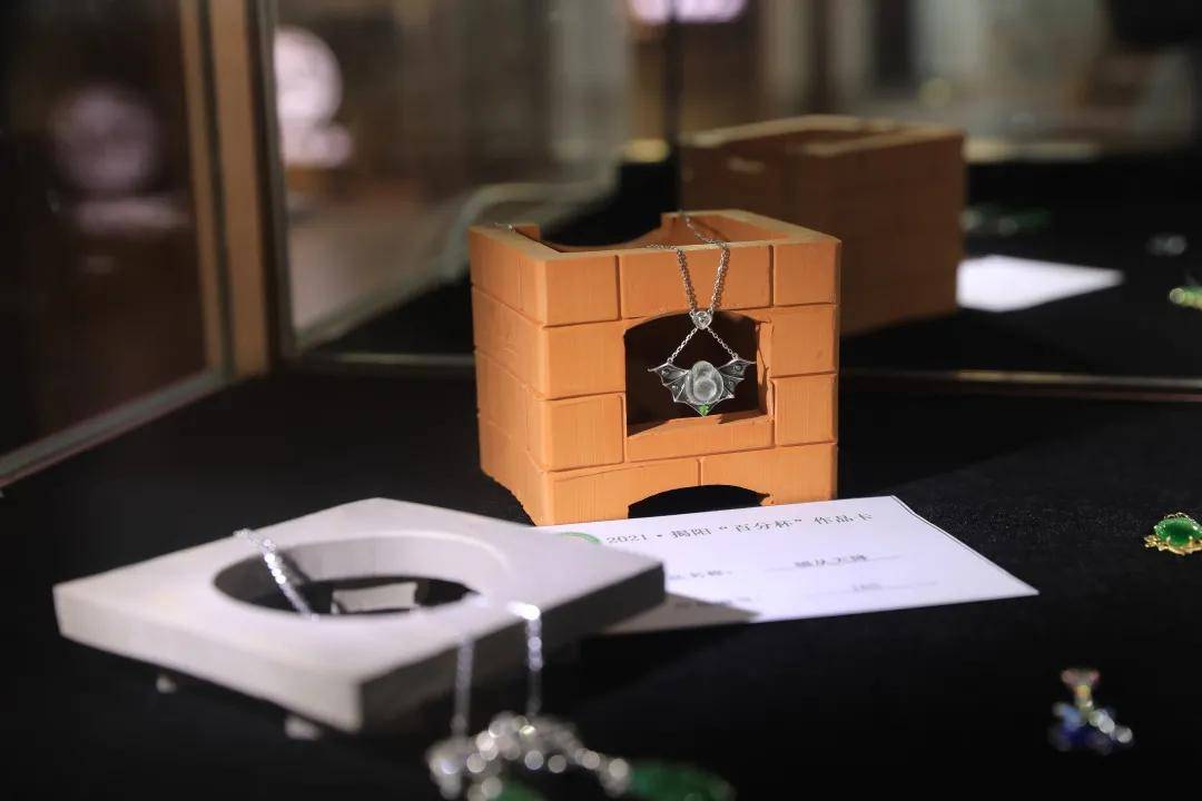 珠宝店铺陈列秘籍：美是可以摆出来的  第2张