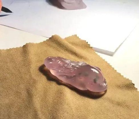 翡翠市场“同质化”现象严重,商家做好这几点才有出路! 第1张