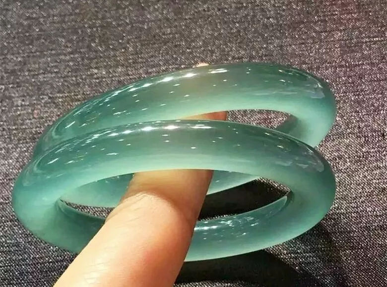 指甲盖大就能当传家宝的它,竟然只要几千块就能买到?不是帝王绿 第9张