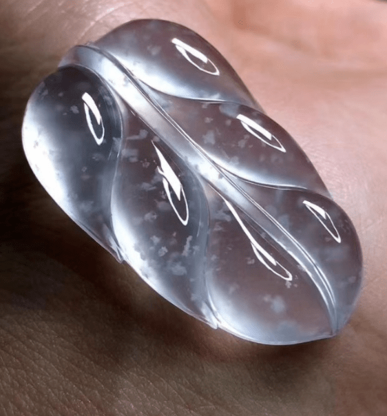 
                认识极品翡翠之——木那雪花棉，最美不过翡翠下雪，不是吗?
              第7张