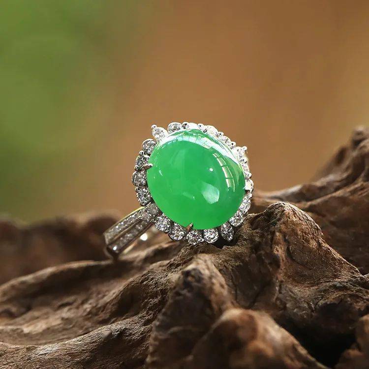 警惕，这种料子靠冒充翡翠还带证书、身价翻数倍，行家急眼了！  第18张