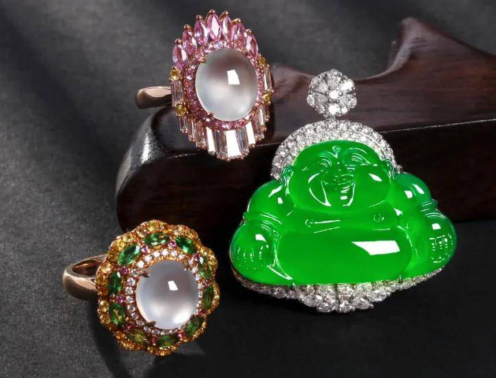 
                直播带货浪潮中，传统玉商的“守”与“变”
              第1张