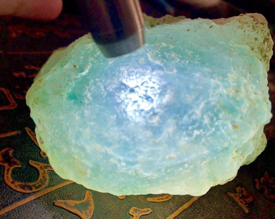 翡翠赌石靠赌真的能暴富吗? 第4张