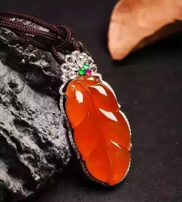 学会这些,随便买翡翠,绝对达到收藏级别!
第13张