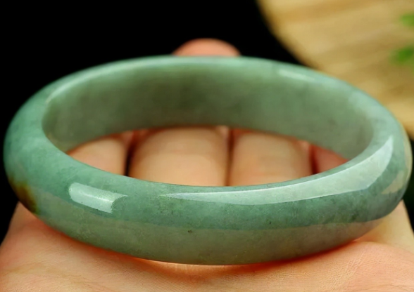 黄金有价玉无价，翡翠的价值到底应该如何评估呢？  第4张