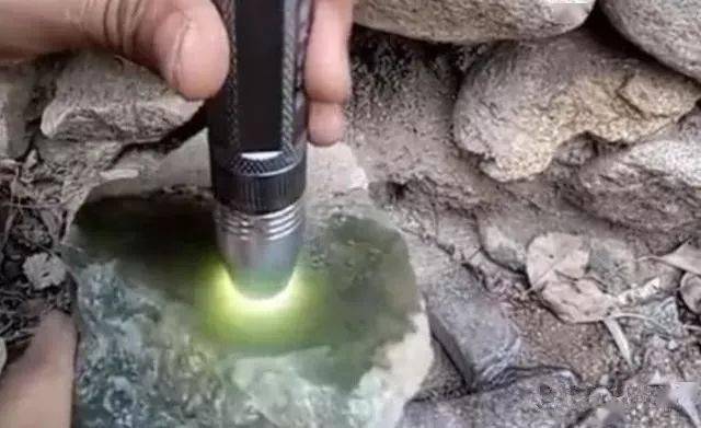 农民用玉石盖房子，是无知？还是玉石太多不稀罕  第4张