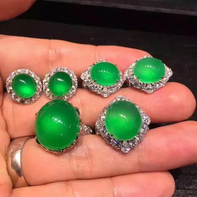 学会这些,随便买翡翠,绝对达到收藏级别!
第6张