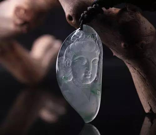 翡翠收藏思路需改变! 未来翡翠拍卖更重艺术性
第2张