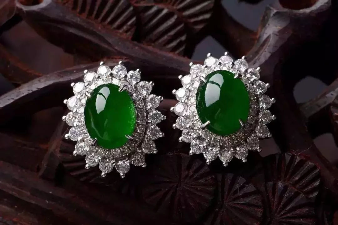 指甲盖大就能当传家宝的它,竟然只要几千块就能买到?不是帝王绿 第16张