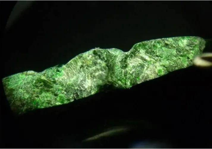 同样产自缅甸矿区，这些玉石和翡翠有什么区别？  第11张