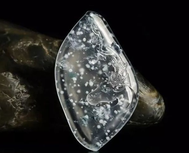 缅甸公盘为何能够成为「亿元翡翠标王」的孵化器?就凭是东道主? 第12张