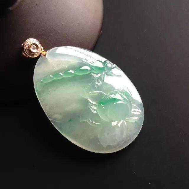 
                你知道翡翠不同造型的吊坠代表什么寓意吗？
              第21张