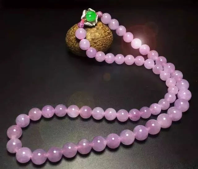 从价值6亿的“昭仪之星”，来看紫翡“见光死”的秘密  第1张