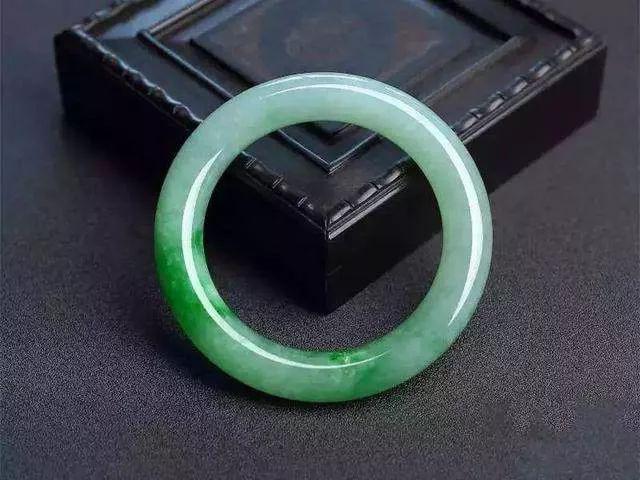 今年这款镯子必能升值！镯子选的好，早赚早发财！  第8张