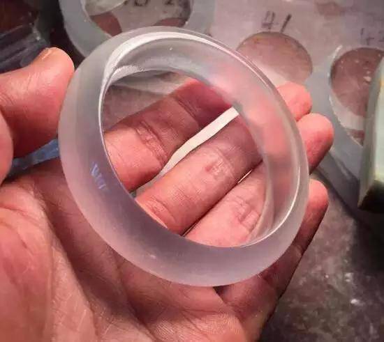 顶级玻璃种翡翠手镯长什么样?起货过程全跟踪! 第9张