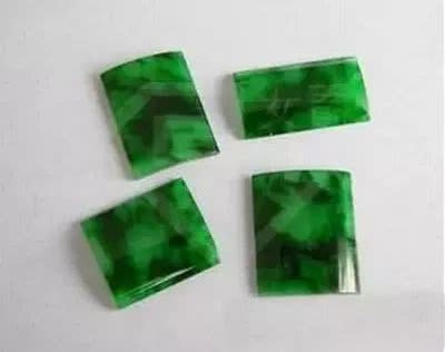 翡翠挂件代加工38000元买了块全绿无事碑，结果隔天睡醒碎一床，这玩意还得了…  第3张