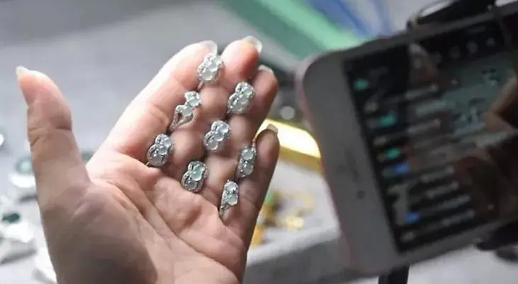 翡翠直播日销竟超3000万!到底带货的逻辑和成功关键点是什么? 第4张