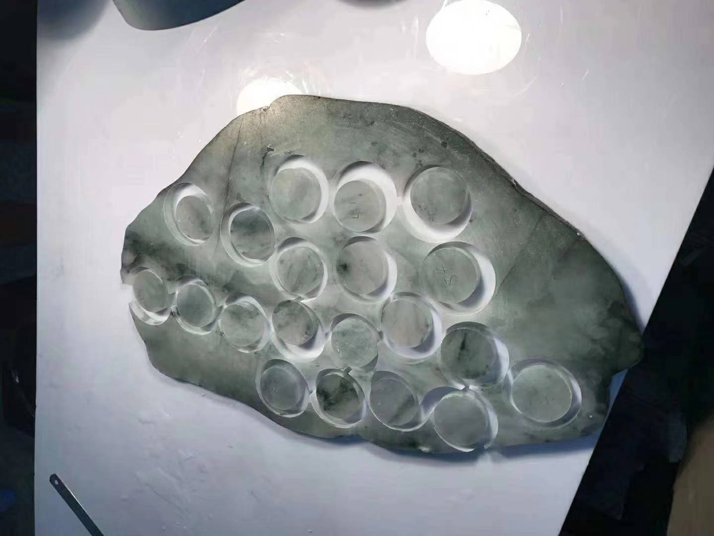 精品冰种翡翠原石图片见过翡翠公盘毛料出货，还觉得价格高吗  第8张