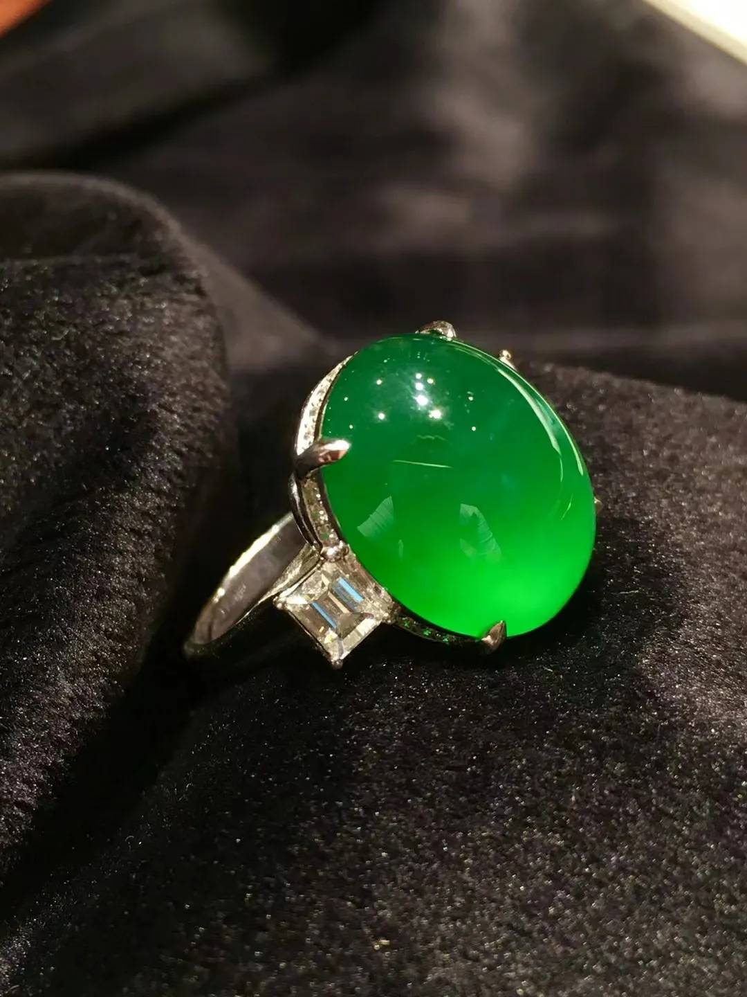 
                翡翠优劣应该如何看？
              第5张