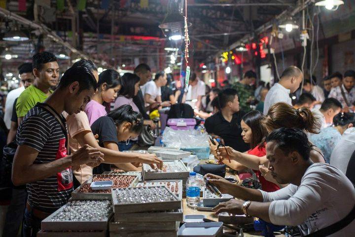 一次矿难夺走近200条生命,缅甸的翡翠产业水有多深? 第3张