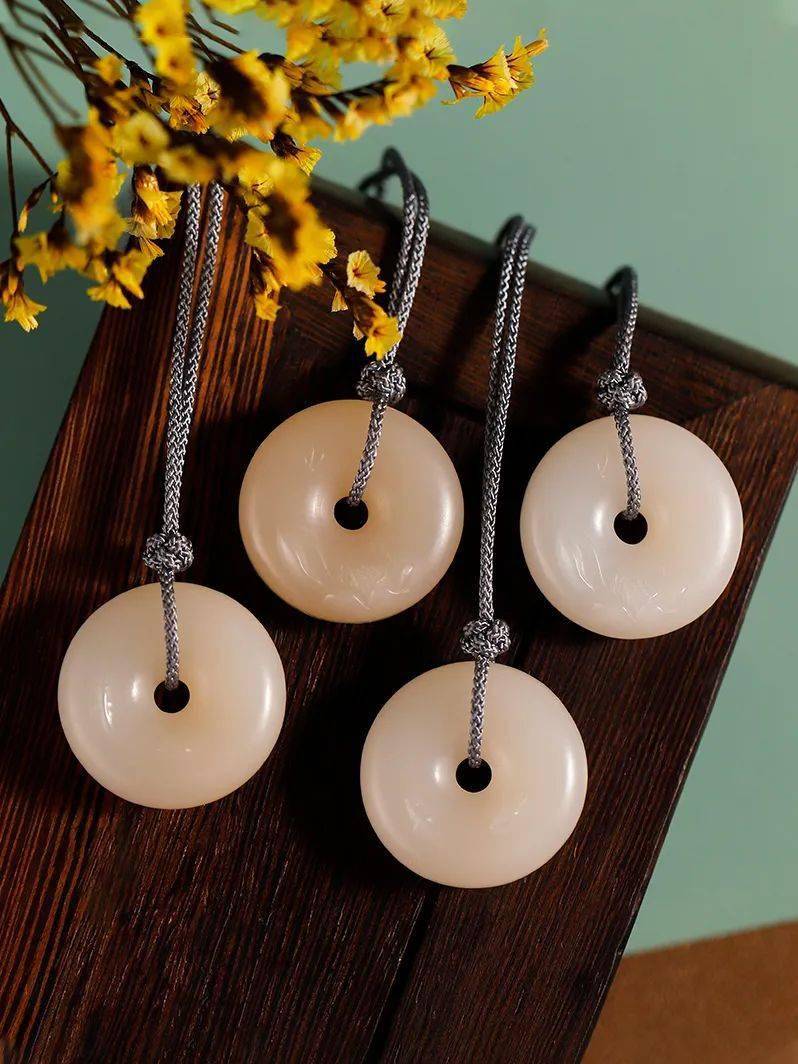 亏大了!曾经被众人忽视的4大玉石,如今身家暴涨让人高攀不起?
第24张