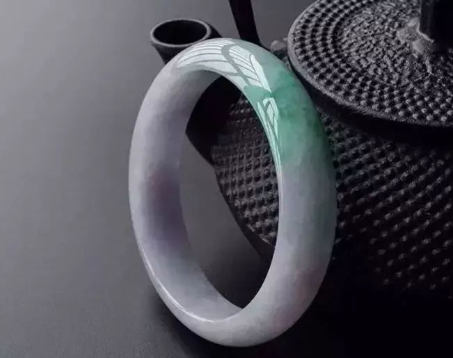 翡翠中有这样一小条“金丝”，价格能再翻几个倍  第10张