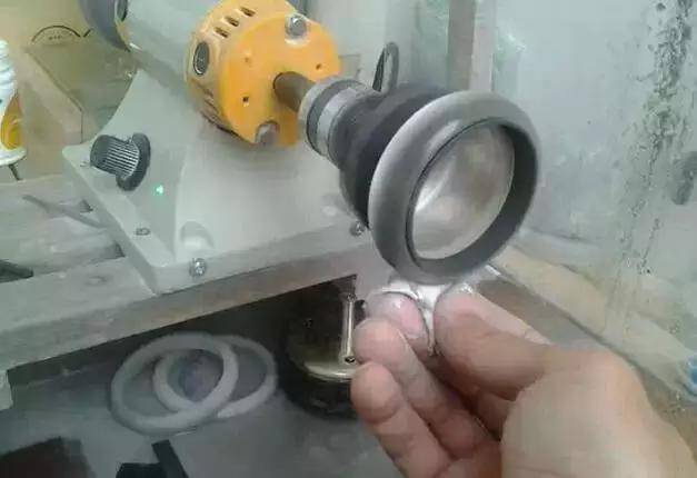 顶级玻璃种翡翠手镯长什么样?起货过程全跟踪! 第5张