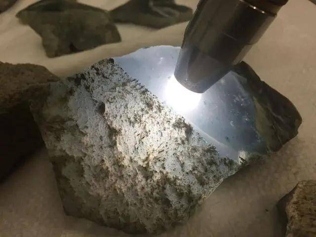 翡翠的“老种”、“中老种”和“嫩种”究竟如何区分  第4张