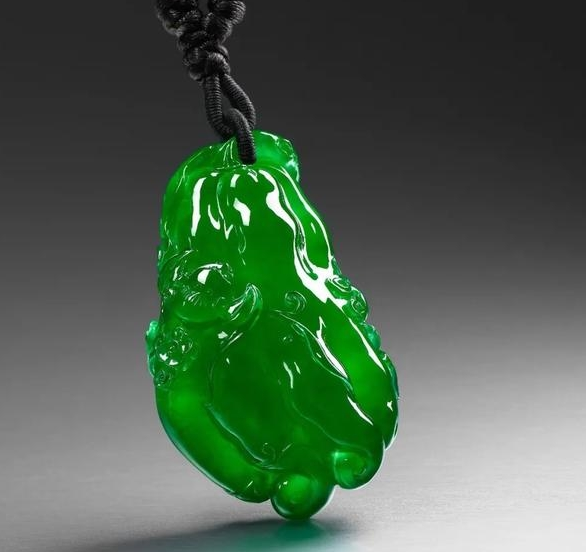 苏富比秋拍收官，备受瞩目的翡翠佛手破2千万大关！  第1张