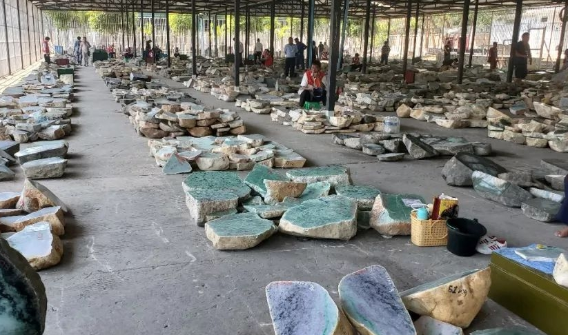 缅甸公盘为何能够成为「亿元翡翠标王」的孵化器?就凭是东道主? 第5张